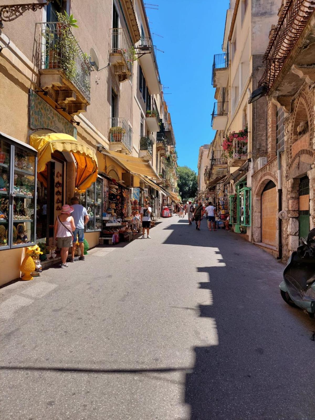 Al Teatro Antico Rooms & House Taormina Exterior photo