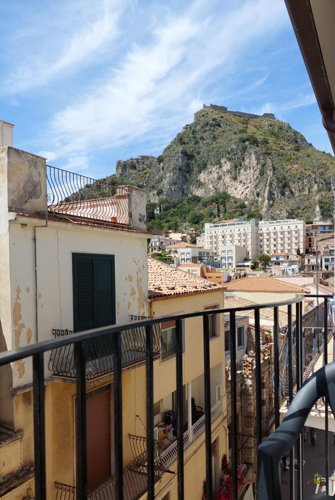 Al Teatro Antico Rooms & House Taormina Exterior photo